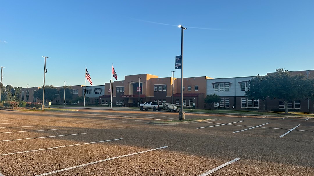 Brandon High School Exterior Soft Washing – Professional School Cleaning in Mississippi