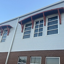 Brandon-High-School-Exterior-Soft-Washing-Professional-School-Cleaning-in-Mississippi 1